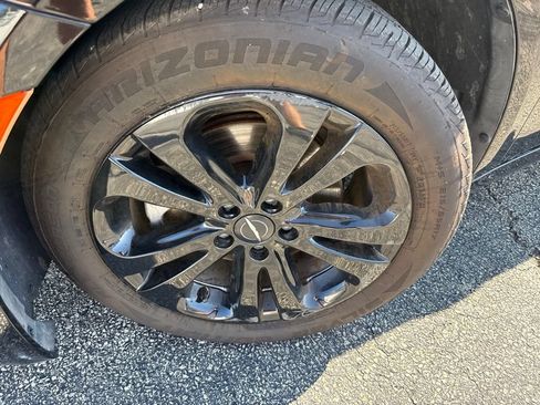 Used 2017 Chrysler 200 LX FWD image 2