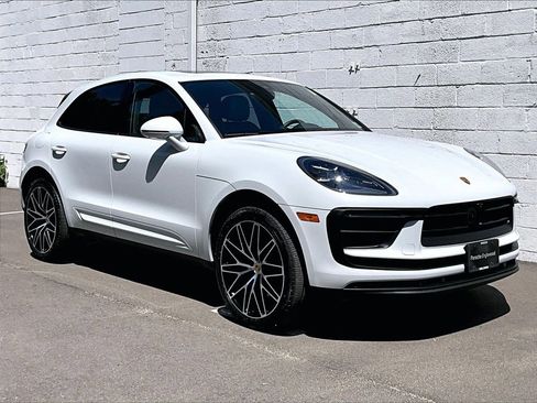 Used 2025 Porsche Macan AWD/4WD image 7