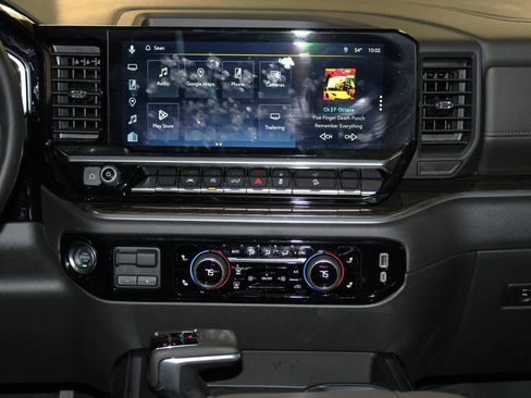 Used 2025 Chevrolet Silverado 1500 LT Trail Boss w/ Convenience Package II image 16