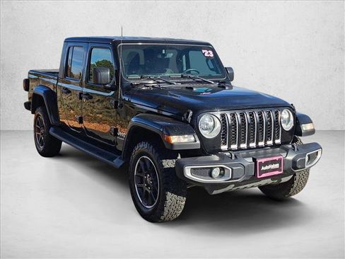 Used 2023 Jeep Gladiator Overland image 3
