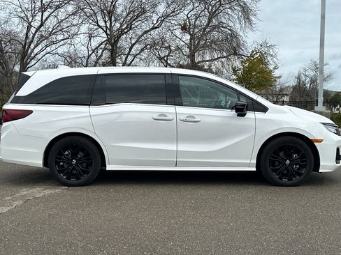 Used 2025 Honda Odyssey Sport-L image 3