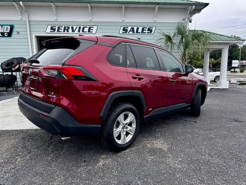 Used 2020 Toyota RAV4 LE AWD/4WD image 5