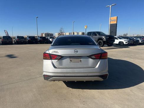 Used 2023 Nissan Altima 2.5 S image 4