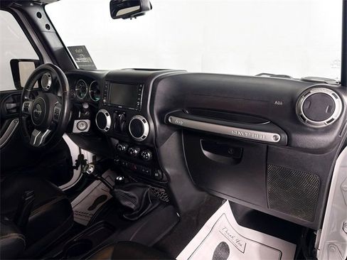 Used 2016 Jeep Wrangler Rubicon w/ Dual Top Group image 31