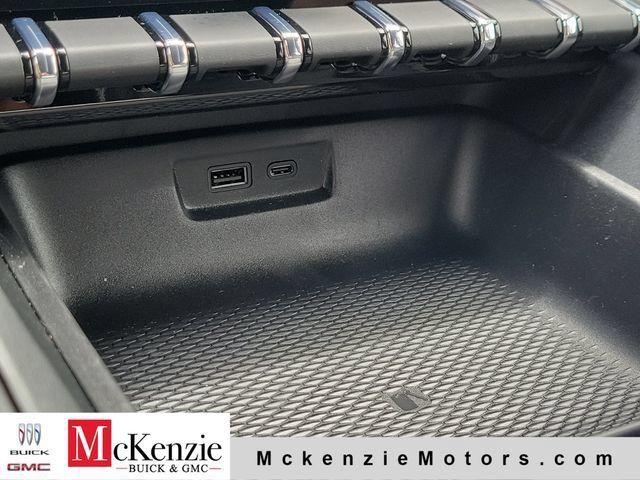 New 2027 GMC Terrain Denali w/ LPO, Black Badging Package AWD/4WD image 18