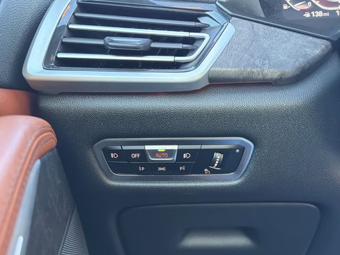 Used 2021 BMW X5 xDrive40i w/ M Sport Package image 25