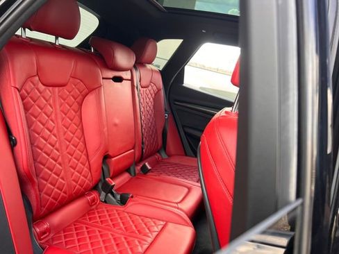 Used 2018 Audi SQ5 Prestige w/ Prestige Package image 32