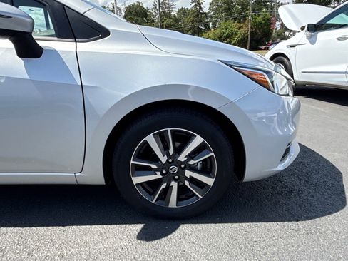 Used 2021 Nissan Versa SV image 11