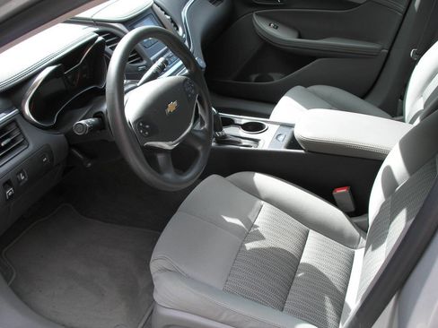 Used 2017 Chevrolet Impala LS image 3