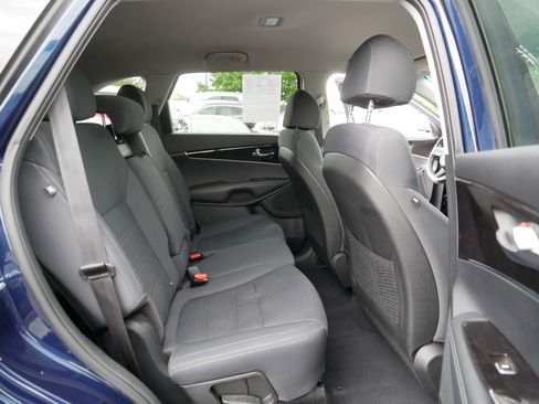 Used 2018 Kia Sorento AWD image 18