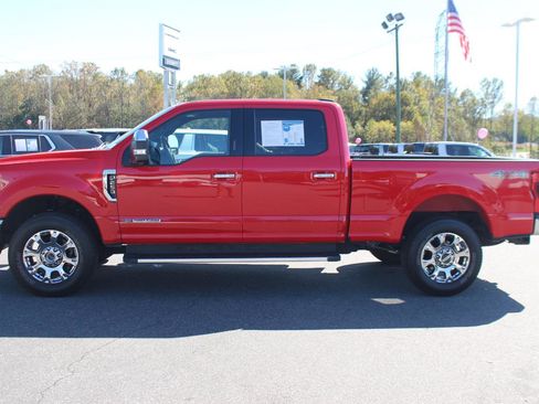 Used 2022 Ford F250 Lariat w/ Chrome Package image 4