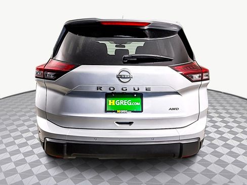 Used 2025 Nissan Rogue SV image 8