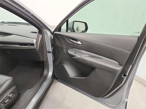 Used 2024 Cadillac XT4 Premium Luxury image 28