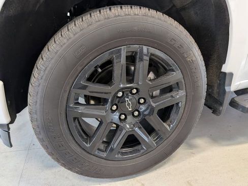 Used 2023 Chevrolet Silverado 1500 Custom w/ LPO, Dark Essentials Package AWD/4WD image 7