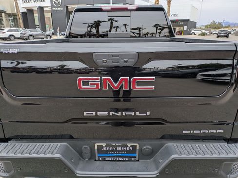 Used 2021 GMC Sierra 1500 Denali w/ Denali Premium Package image 13
