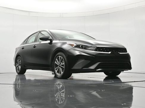 Used 2024 Kia Forte LXS FWD image 38