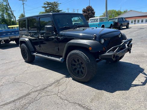 Used 2011 Jeep Wrangler Unlimited Sport AWD/4WD image 3