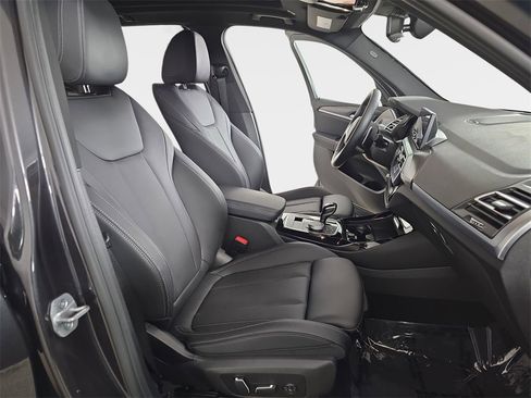 Certified 2024 BMW X3 xDrive30i w/ M Sport Package image 9