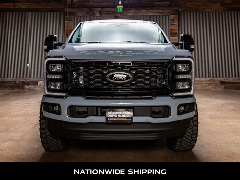 Used 2026 Ford F250 Lariat w/ Black Appearance Package image 4