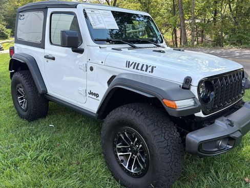 Used 2026 Jeep Wrangler Sport AWD/4WD image 2