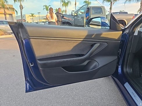 Used 2018 Tesla Model 3 Mid Range image 19