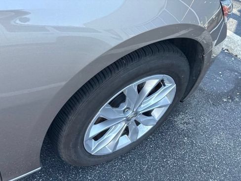 Used 2025 Chevrolet Malibu LT FWD image 14