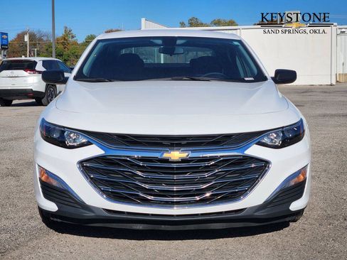 Used 2022 Chevrolet Malibu LS image 2