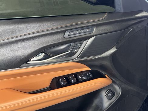 Used 2025 Cadillac CT4 Premium Luxury image 17