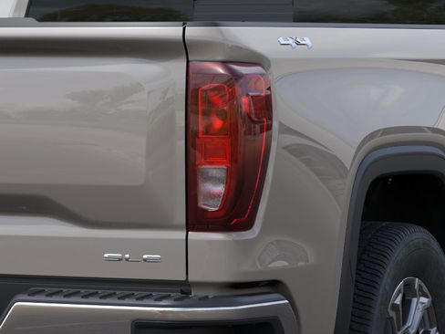 New 2026 GMC Sierra 1500 SLE w/ Preferred Package AWD/4WD image 11
