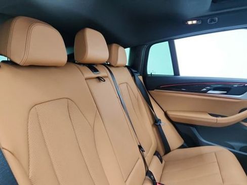 Used 2025 BMW X4 xDrive30i image 26