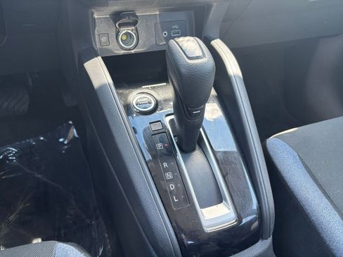 Used 2025 Nissan Versa SV FWD image 36