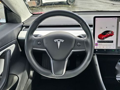 Used 2019 Tesla Model 3 Standard Range Plus RWD image 18