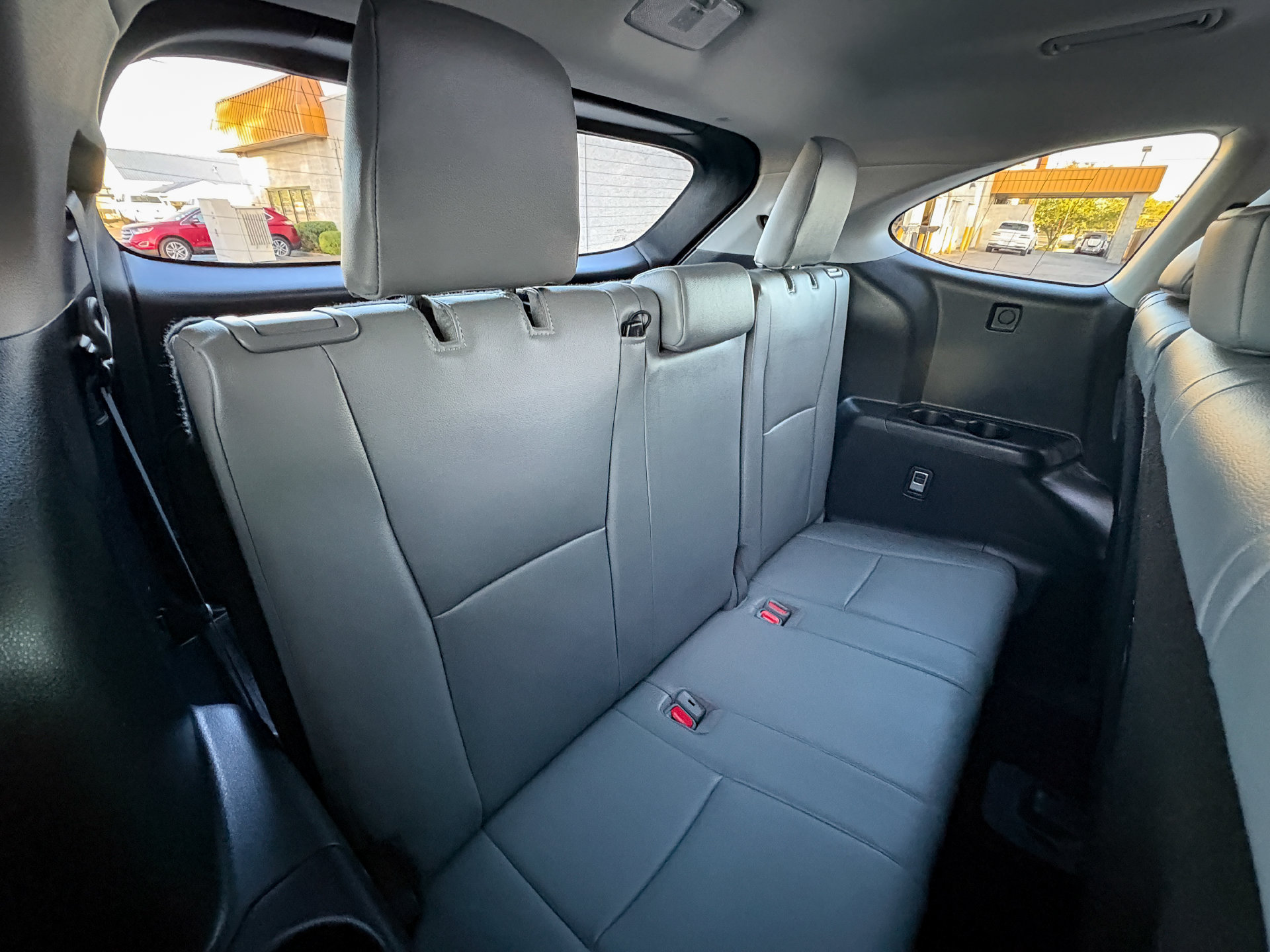 Used 2022 Toyota Highlander XLE AWD/4WD image 30