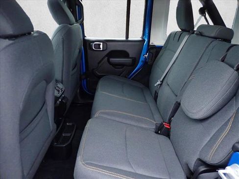 Used 2024 Jeep Wrangler Unlimited AWD/4WD image 9