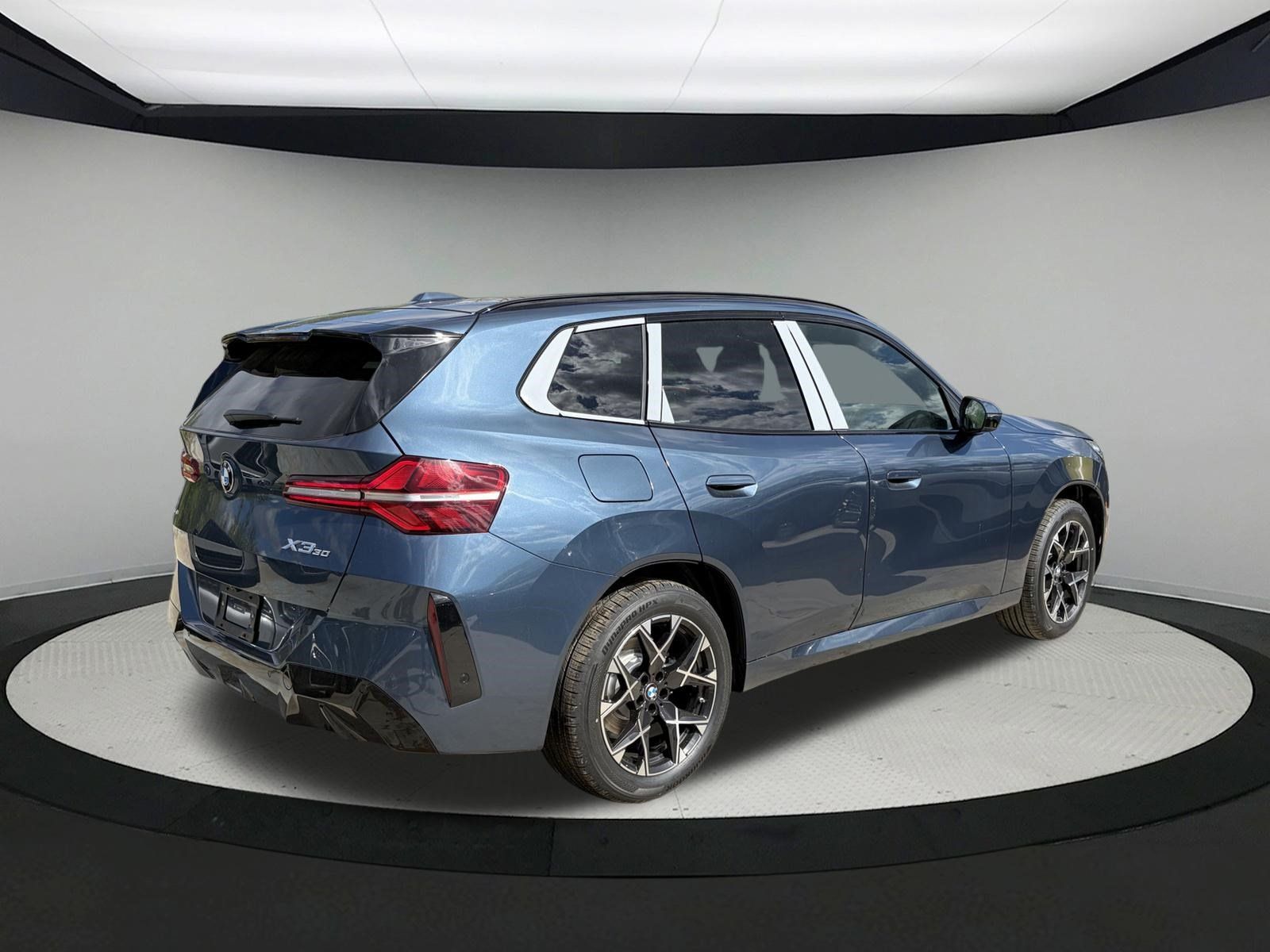 Used 2026 BMW X3 xDrive30i w/ Premium Package AWD/4WD image 5