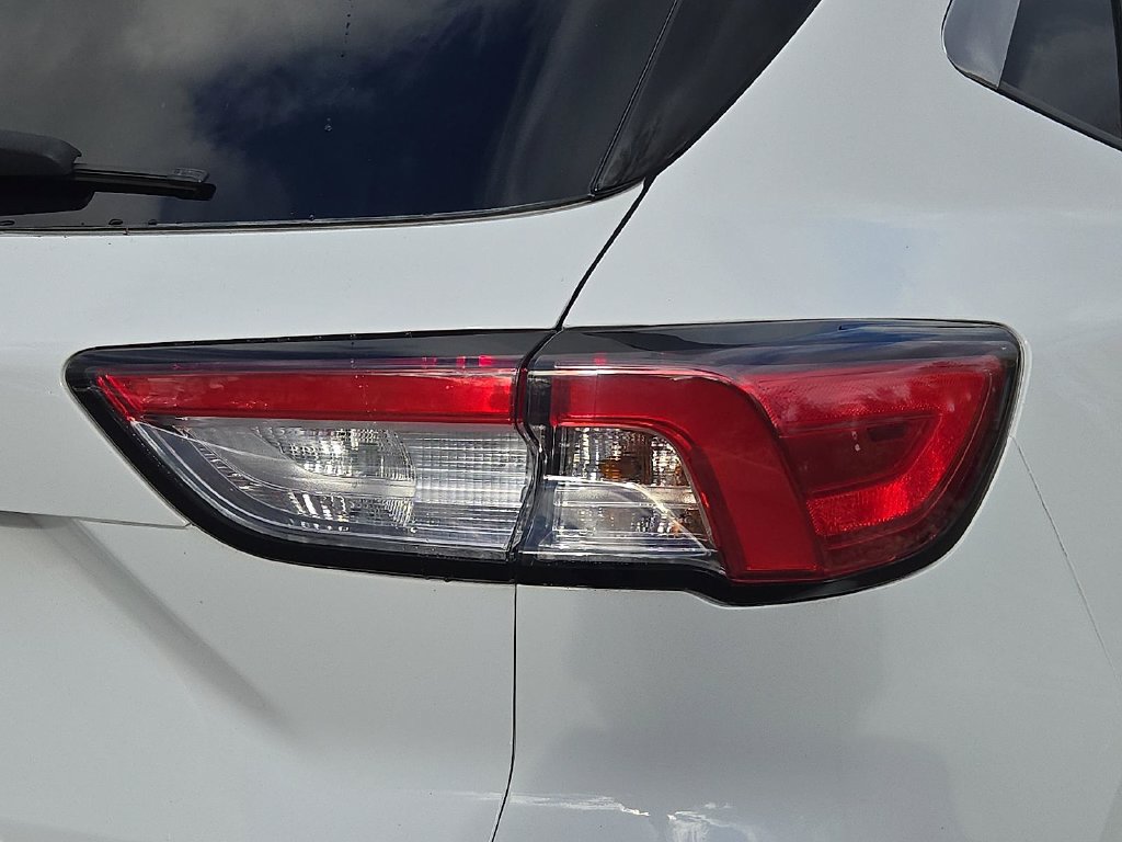 Used 2022 Ford Escape SE FWD image 11