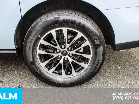 Used 2025 Ford Expedition Max Platinum AWD/4WD image 16
