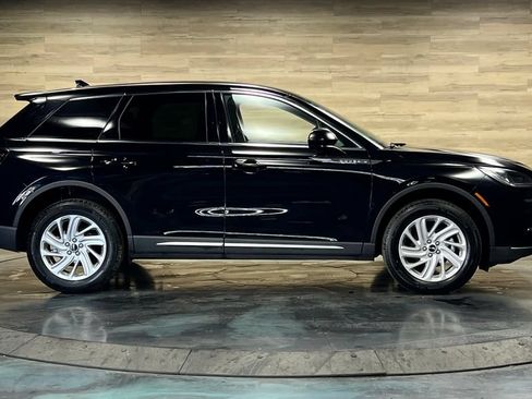 Used 2025 Lincoln Corsair AWD image 20
