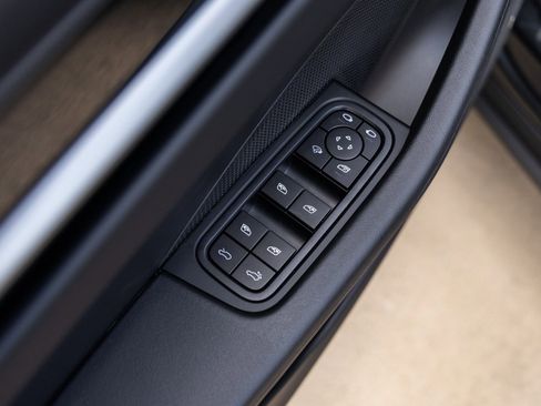 New 2026 Porsche Macan 4 Electric AWD/4WD image 23