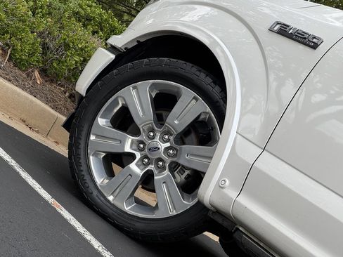 Used 2018 Ford F150 Limited w/ Trailer Tow Package image 9