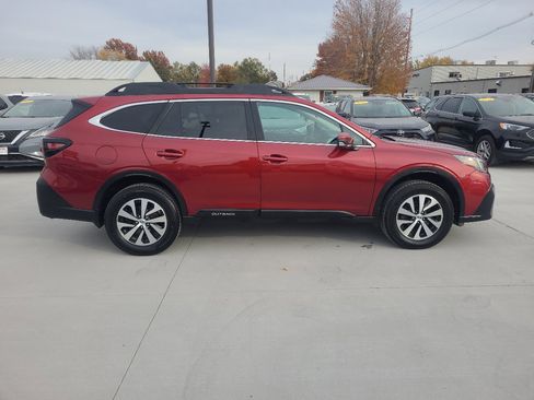 Used 2020 Subaru Outback Premium image 5