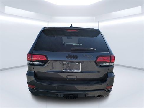 Used 2021 Jeep Grand Cherokee Laredo X image 4