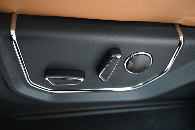 Used 2024 Ford Expedition Max Platinum AWD/4WD image 28