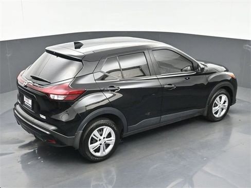 Certified 2024 Nissan Kicks S image 32