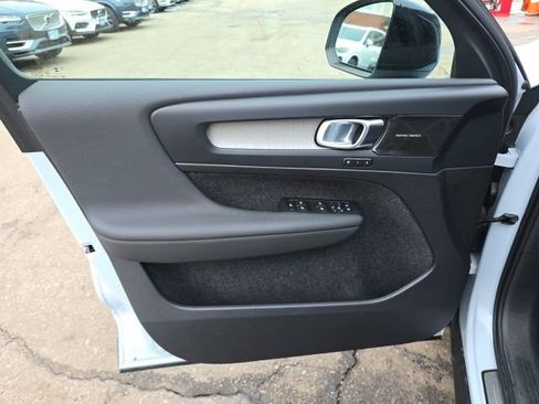 Certified 2024 Volvo XC40 B5 Plus w/ Climate Package image 24