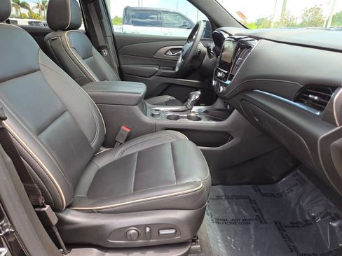 Used 2023 Chevrolet Traverse Premier w/ Redline Edition FWD image 15