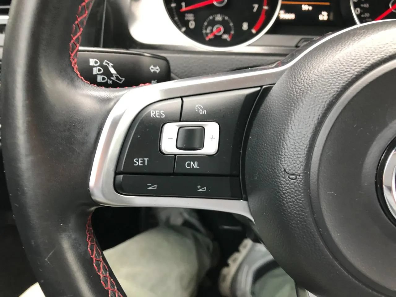 Used 2015 Volkswagen GTI SE FWD image 19
