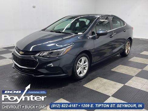 Used 2017 Chevrolet Cruze LT FWD image 1