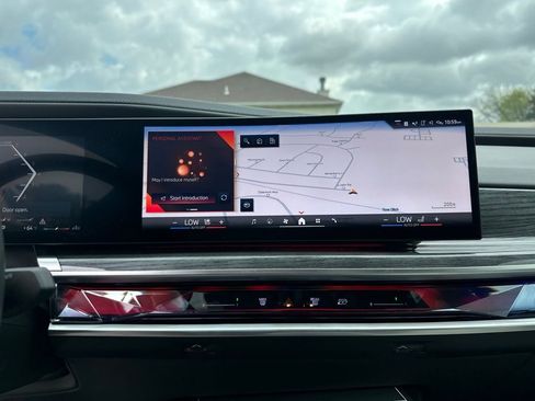 Certified 2024 BMW 760i xDrive w/ Executive Package image 35