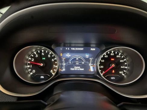 Used 2019 Jeep Compass Latitude w/ Popular Equipment Group AWD/4WD image 12